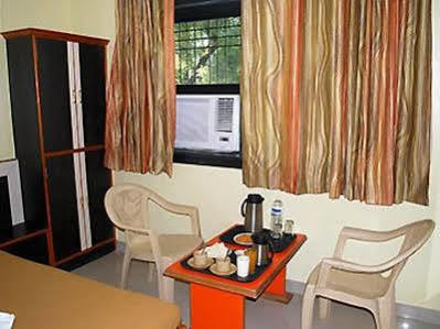 Sai Ganesh Hotel Shirdi Exterior foto