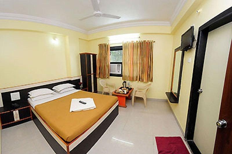 Sai Ganesh Hotel Shirdi Habitación foto