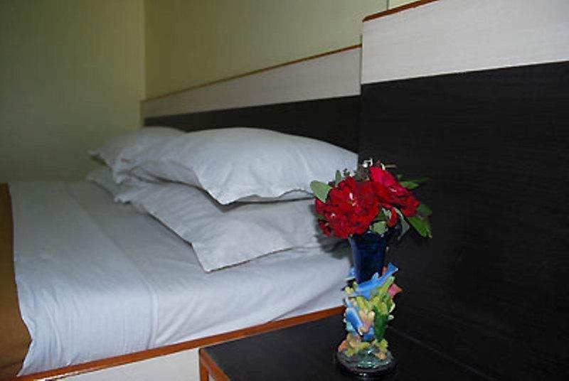 Sai Ganesh Hotel Shirdi Habitación foto