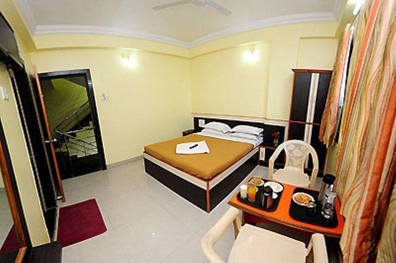Sai Ganesh Hotel Shirdi Habitación foto